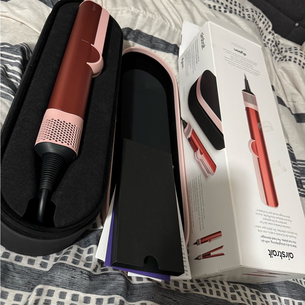 Dyson Airstrait straightener